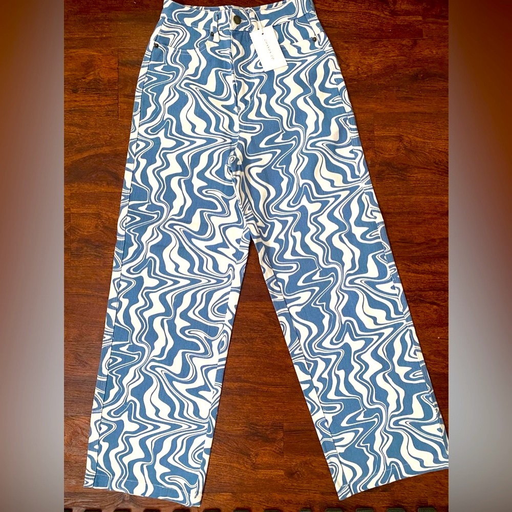 Retro wide leg jeans!! 💙